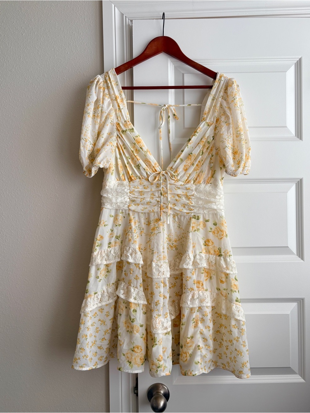 Altar'd State XL White and Yellow Floral Lace-Tier Dress mini ruffles